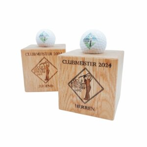 clubtags Eichenwürfel Golfpokal mit Golfball Bitburger Land